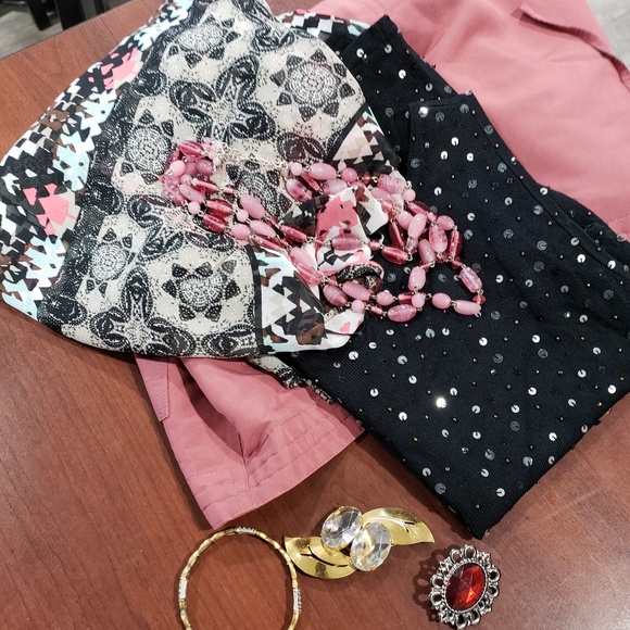 Meet your Posher, Elizabeth - Picture 2 of 2